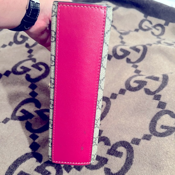 Gucci GG Supreme Padlock Shoulder Bag - Picture 4 of 9